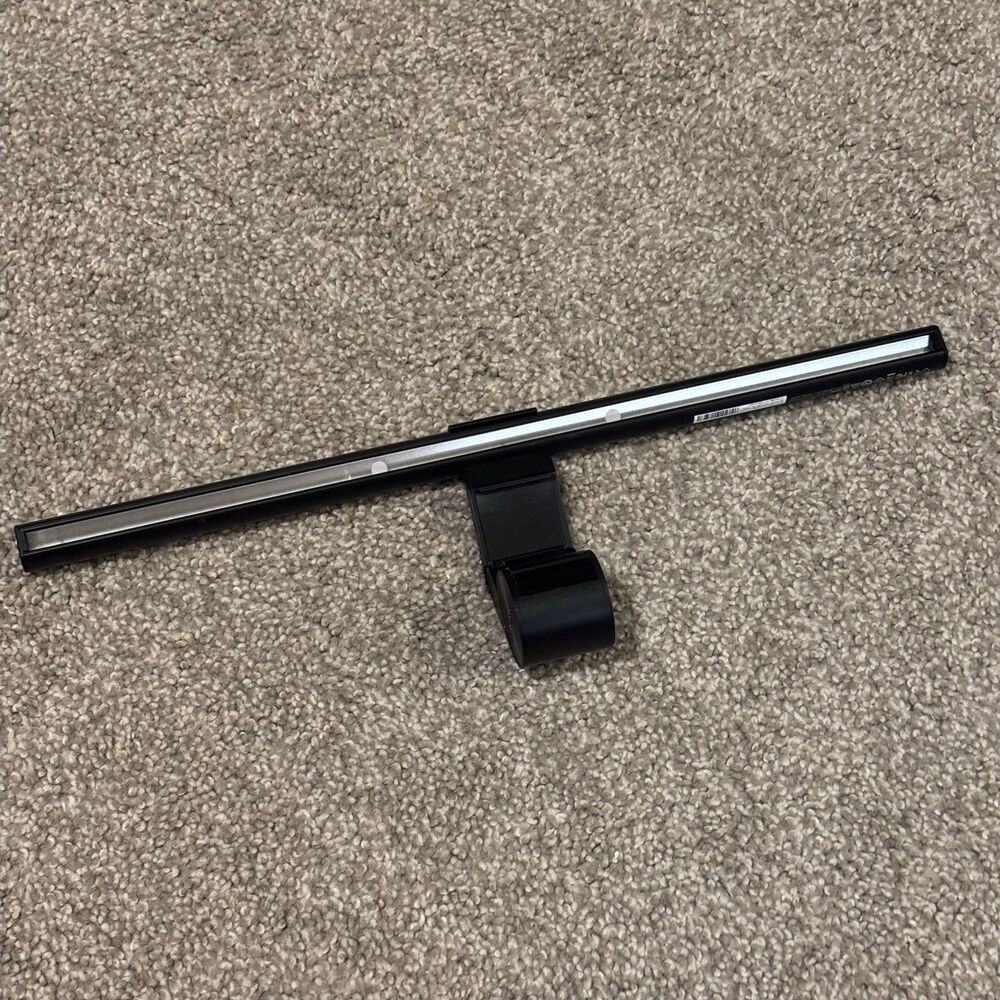 BenQ ScreenBar AR17 LED Monitor Light Bar e-Reading Desk Lamp USB Auto-Dimming